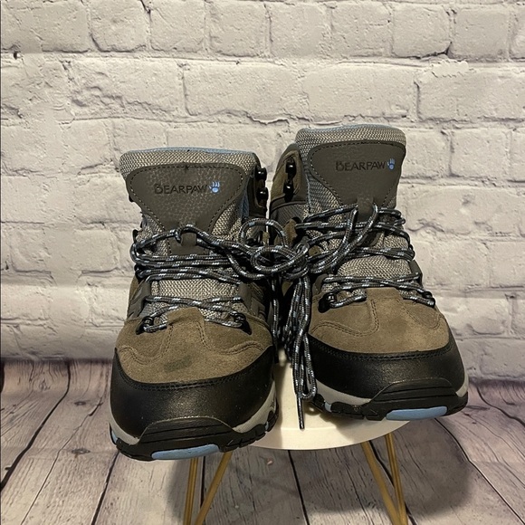 BearPaw Waterproof Hiking Outdoor Boots NWOT Sz 8.5 Women’s - Picture 2 of 9